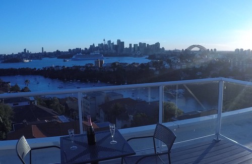 Mosman Apartment | Inviting Mosman Studio with Ocean Views and Breakfast Included