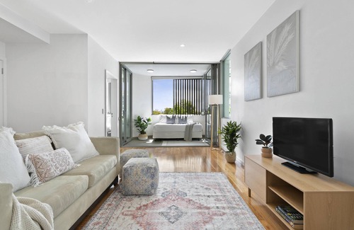 Mosman Apartment | Modern 1 Bedroom Unit in Mosman with Family-Friendly Amenities