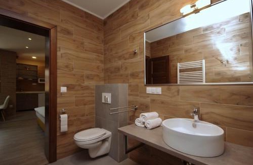 Gyula Apartment | Top-Rated Family Stay at Mosoly Deluxe Apartman