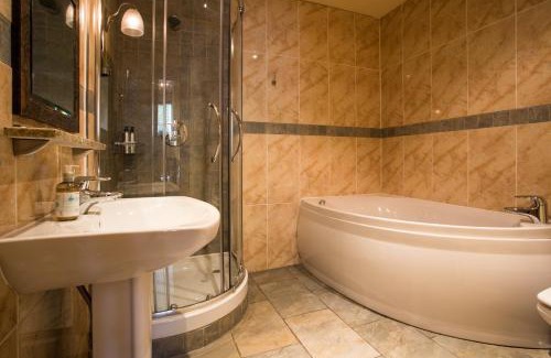 Grasmere House | Experience Moss Grove Organic: 5-Star Comfort & Hot Tub