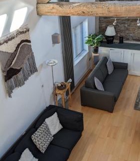Newland Near Ulverston House | Family-Friendly Retreat at Moss Tarn with 9/10 Guest Score