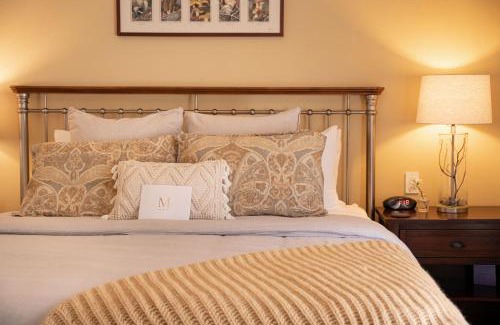 Dunsmuir Hotel | Discover Mossbrae Hotel: Pet-Friendly with Top Ratings!