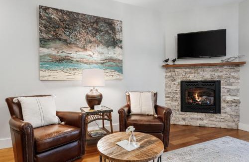 Dunsmuir Hotel | Discover Mossbrae Hotel: Pet-Friendly with Top Ratings!