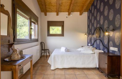 Les Iglesies Apartment | Pet-Friendly Retreat at Mossen Batista Tiller - 8/10 Rated