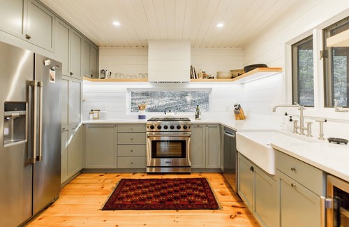 High Falls House | Pet-Friendly Mossybrook Hideout with Hot Tub & Spa