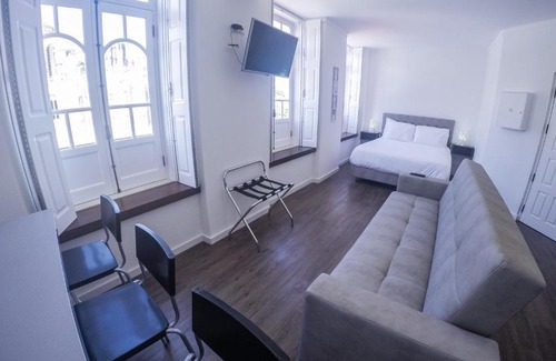 Batalha Apartment | Scenic Mosteiro View: Perfect Spot for Family Getaways