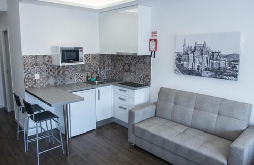 Batalha Apartment | Scenic Mosteiro View: Perfect Spot for Family Getaways