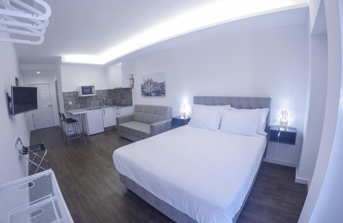Batalha Apartment | Scenic Mosteiro View: Perfect Spot for Family Getaways