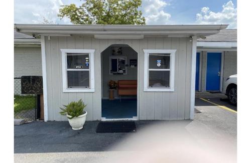 Baytown Hotel | Motel 19 By Capital O Baytown I-10