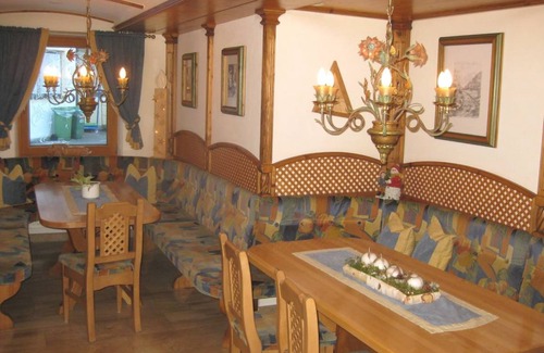 Lanersbach House | Cozy Motel for Two - Guest Rated 9/10 Experience
