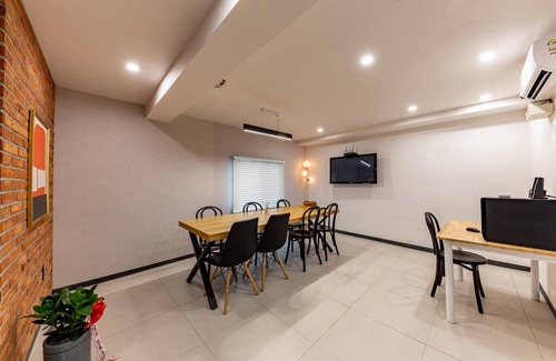 Chorye Hotel | Budget-Friendly Motel for 3 Guests with Great Reviews