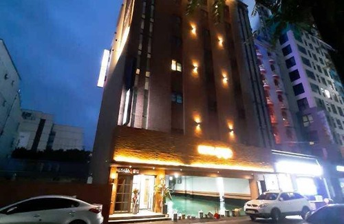 Chorye Hotel | Budget-Friendly Motel for 3 Guests with Great Reviews