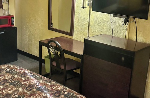 Tampa Hotel | Cozy Motel 301: Family-Friendly with Spa & Breakfast