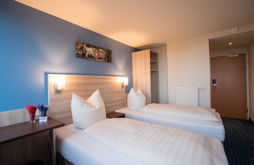 Geseke Hotel | Comfortable Stay at Motel 44 with Breakfast Included