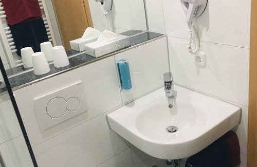 Geseke Hotel | Comfortable Stay at Motel 44 with Breakfast Included