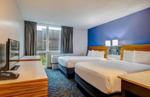 Central Arlington Hotel | Comfortable Motel 6 in Arlington's Entertainment District