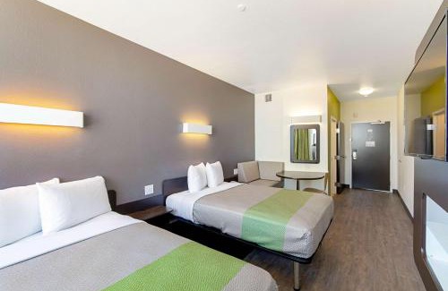 Montopolis Hotel | Comfortable Motel 6 Austin Airport with Family-Friendly Amenities