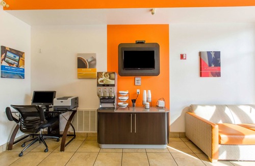Wisconsin Dells Hotel | Budget-Friendly Motel 6 Baraboo, WI - Family Amenities Await