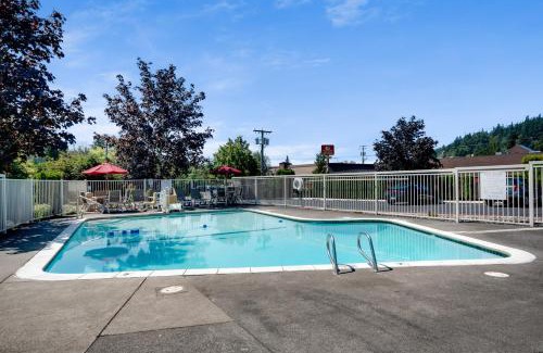 Sehome Hotel | Pet-Friendly Comfort at Motel 6-Bellingham, WA