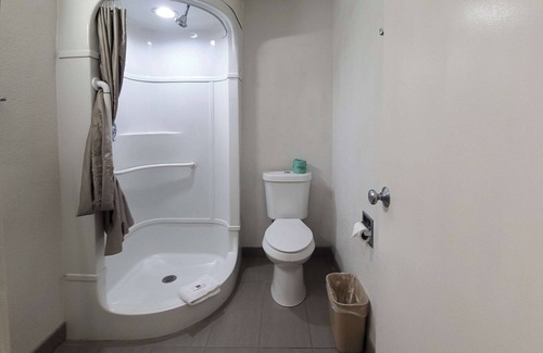 Bellmead Hotel | Convenient Motel 6 in Bellmead, TX - Near Waco Attractions