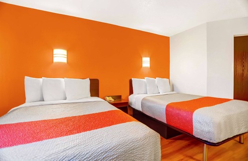 Pomerene Hotel | Comfortable Stay at Motel 6 Benson, AZ with Pool & Breakfast