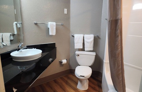 Biloxi Hotel | Budget-Friendly Motel 6 Biloxi, MS - Enjoy Pool & Breakfast