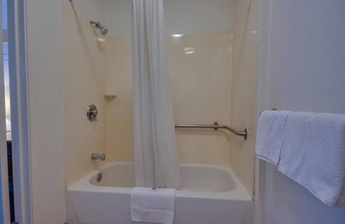 Homewood Hotel | Budget-Friendly Motel 6 in Birmingham, AL with Breakfast