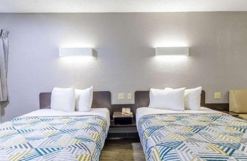 Boerne Hotel | Pet-Friendly Motel 6 in Boerne, TX - Guest Rated 8.3/10