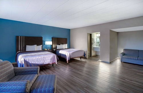 Burlington Hotel | Convenient Motel 6 Burlington, NC - Family-Friendly Amenities