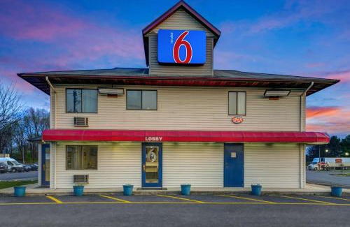 Carlisle Hotel | Pet-Friendly Motel 6 Carlisle, PA - Family Friendly Stays