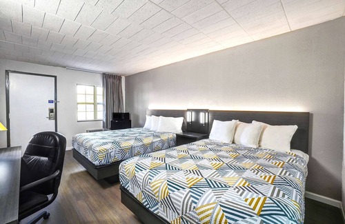 Carlisle Hotel | Budget-Friendly Motel 6 Carlisle with Family Amenities
