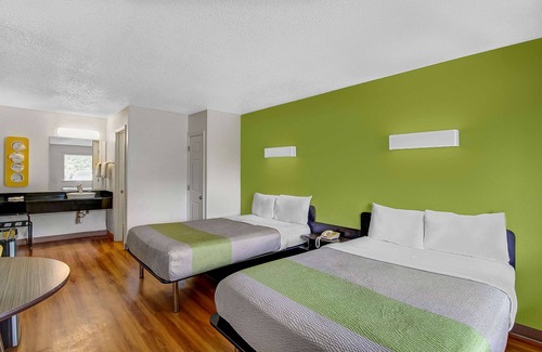 Charles Town Hotel | Comfortable Motel 6 in Charles Town, WV with Breakfast