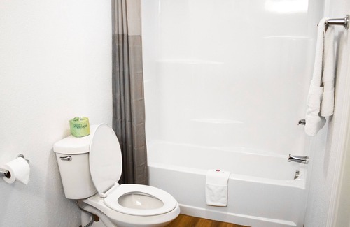 Chilhowie Hotel | Convenient Motel 6 Chilhowie, VA I-81 with Breakfast & More