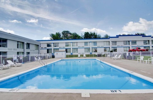 Clarion Hotel | Convenient Motel 6 in Clarion, PA with Pool & Pet-Friendly