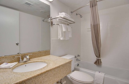 Clarion Hotel | Budget-Friendly Motel 6 Clarion, PA with Pool & Breakfast