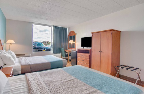 Clarion Hotel | Budget-Friendly Motel 6 Clarion, PA with Pool & Breakfast