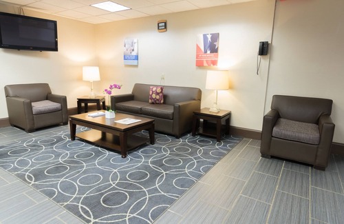 Clarion Hotel | Budget-Friendly Motel 6 Clarion, PA with Pool & Breakfast