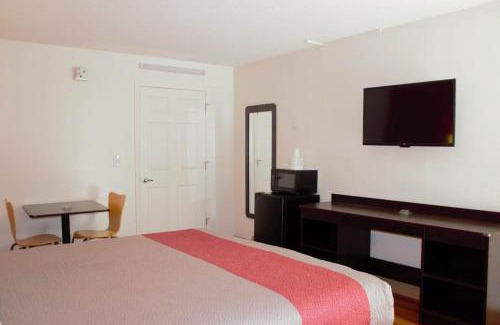 Cleveland Hotel | Pet-Friendly Motel 6 in Cleveland, TN - Rated 7.8/10