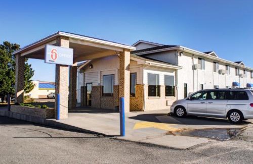 Colby Hotel | Pet-Friendly Motel 6 in Colby, KS - Budget-Savvy Stay