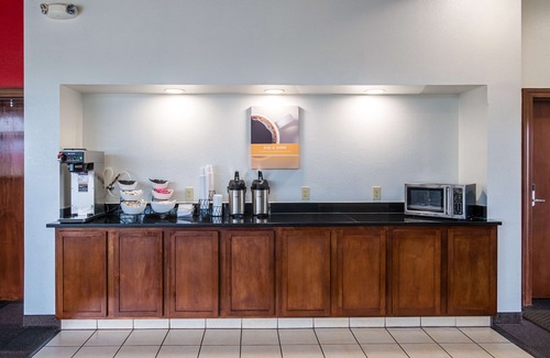Columbus Hotel | Budget-Friendly Motel 6 in Columbus, OH with Pool & Breakfast