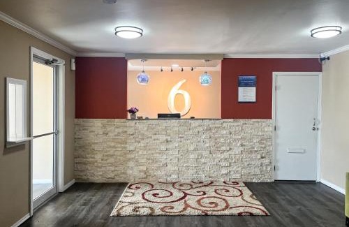 Concordia Hotel | Budget-Friendly Econolodge with Pet and Child Amenities