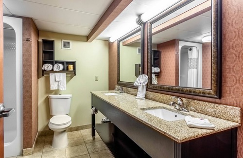 Conway Hotel | Cozy Motel 6 Conway, AR - Family-Friendly with Breakfast