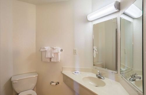 Dale Hotel | Budget-Friendly Motel 6 in Dale, IN with Breakfast Included