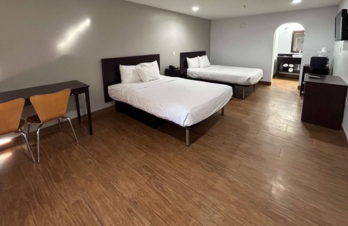 Denham Springs Hotel | Convenient Motel 6 Denham Springs with Breakfast Included
