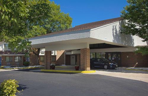 East Brunswick Hotel | Convenient Motel 6-East Brunswick, NJ: Pet-Friendly Stay