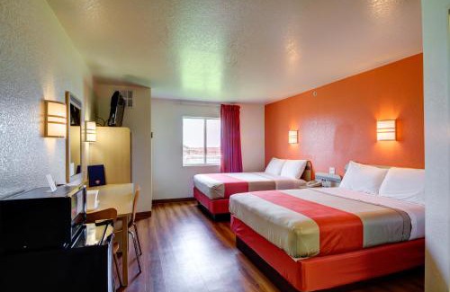 El Reno Hotel | Pet-Friendly Motel 6 in El Reno, OK with Great Amenities