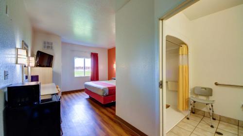 El Reno Hotel | Pet-Friendly Motel 6 in El Reno, OK with Great Amenities