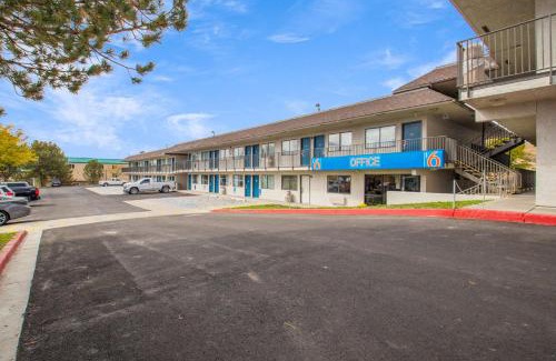 Elko Hotel | Pet-Friendly Motel 6 in Elko, NV for Your Next Getaway
