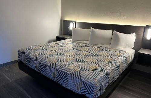 East Ely Hotel | Comfortable Stay at Motel 6-Ely, NV with Pool & Pets Welcome