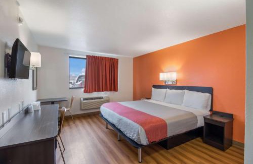 Fargo Hotel | Comfortable Stay at Motel 6 Fargo - Pet Friendly & Accessible